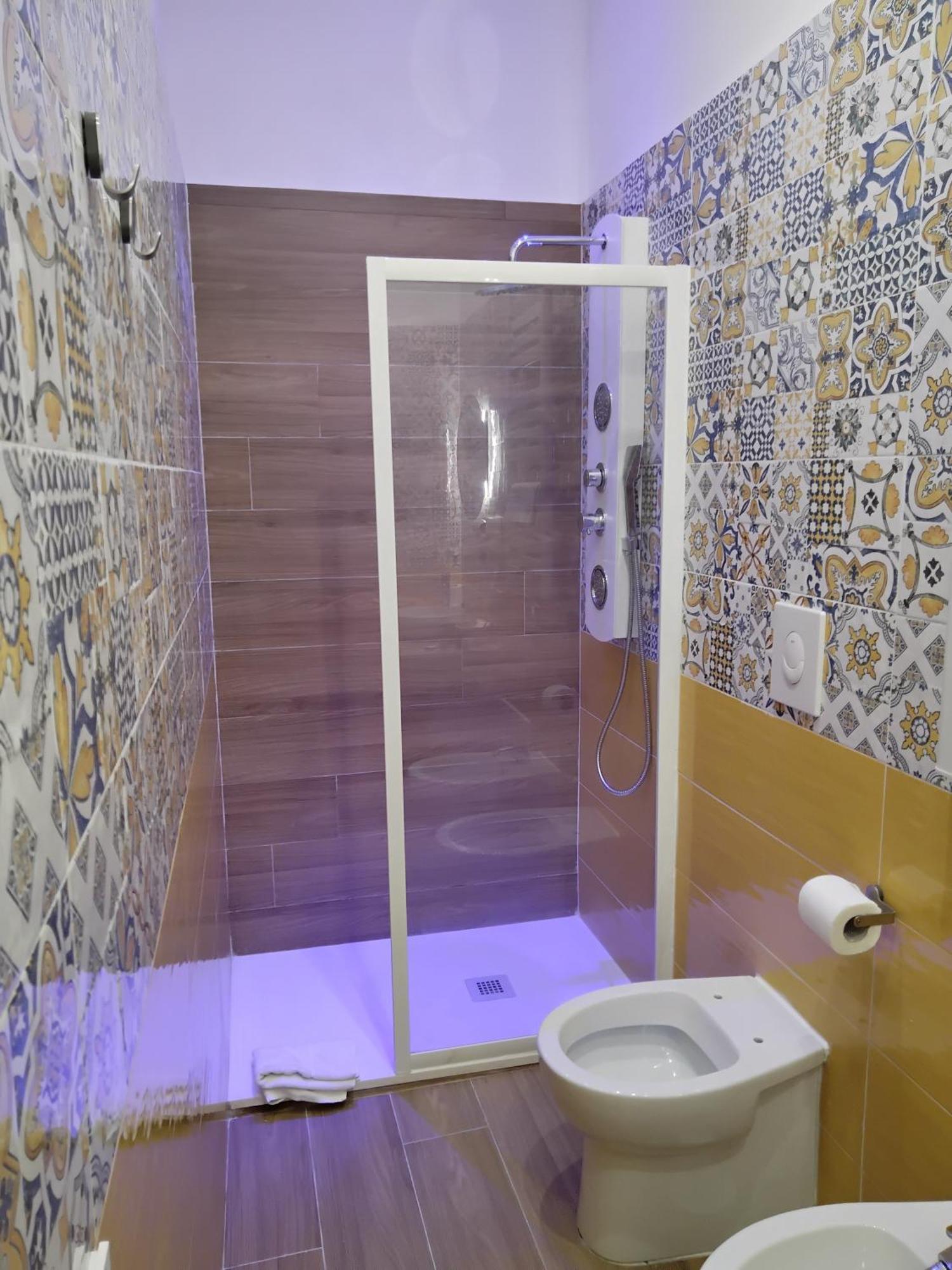Bed and Breakfast Andrew 2 Napoli Esterno foto